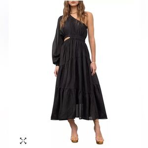 Moon River
One Shoulder Cutout Dress